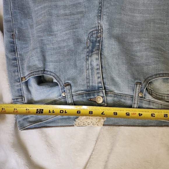 Altar'd State 5 pocket faded look flare jeans flower detail 70s retro size 28 - Picture 12 of 15